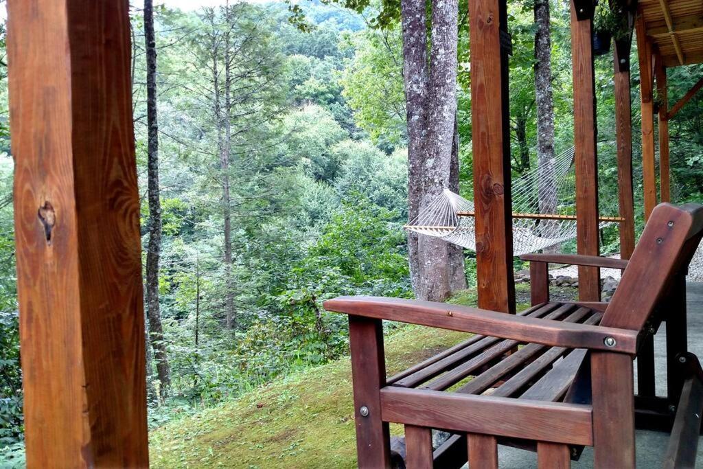 Serene & Cozy - Peaceful View - Fireplace - Creek Fleetwood Luaran gambar