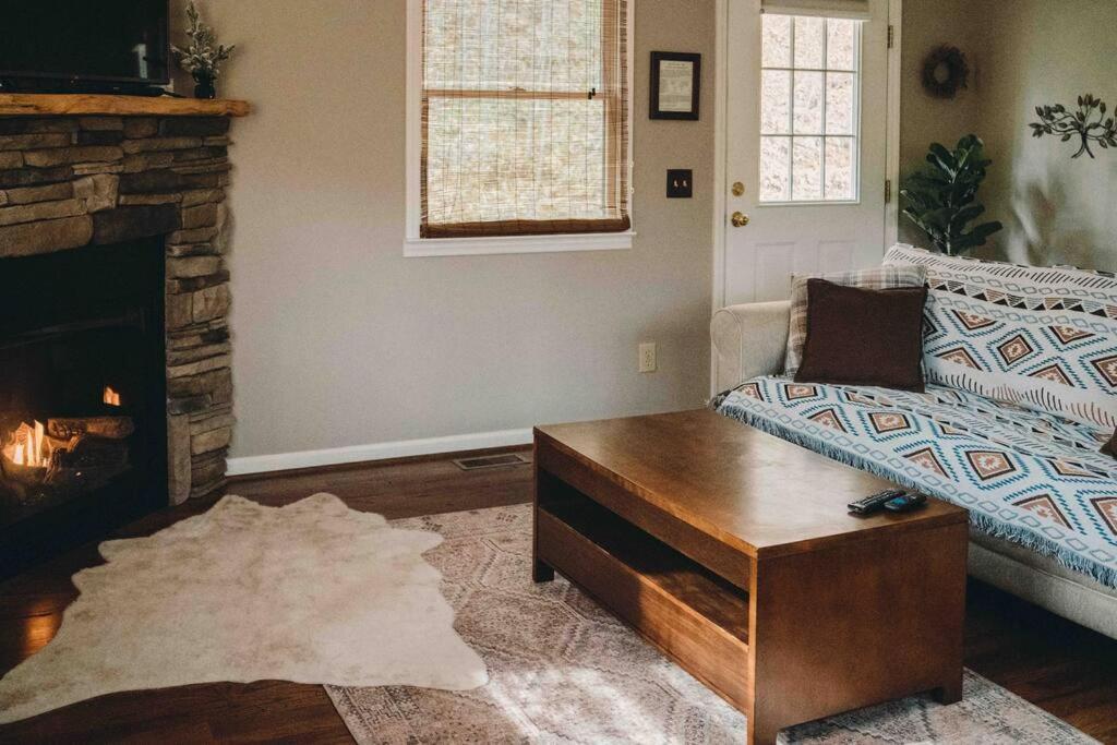 Serene & Cozy - Peaceful View - Fireplace - Creek Fleetwood Luaran gambar